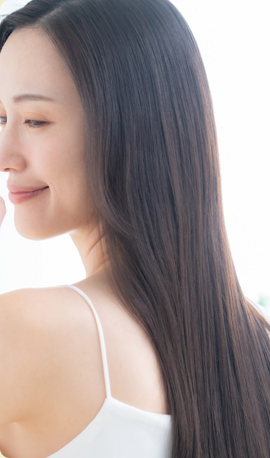 ツヤのある髪の女性